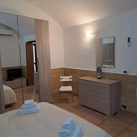 Sapore Di Mare House Case de vacanță